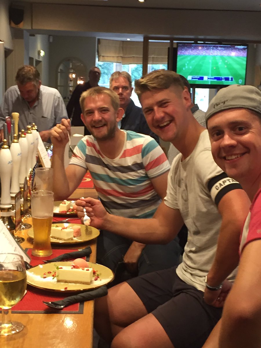 FoxAtWillian's tweet photo. Blokes all going for our fantastic desserts while watching the footy, MAN FOOD!! #puddingperfection #ladiesthatlunch https://t.co/RwDWSopJU5