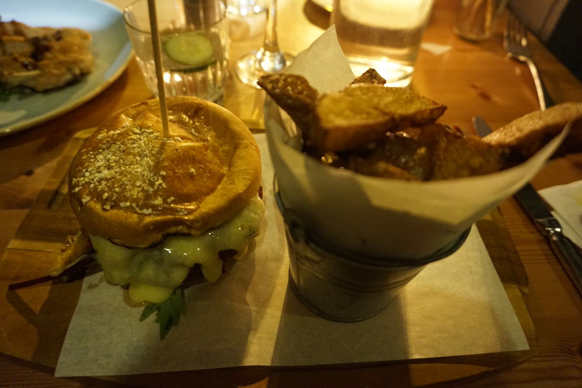 The Luxury Editor tweet media