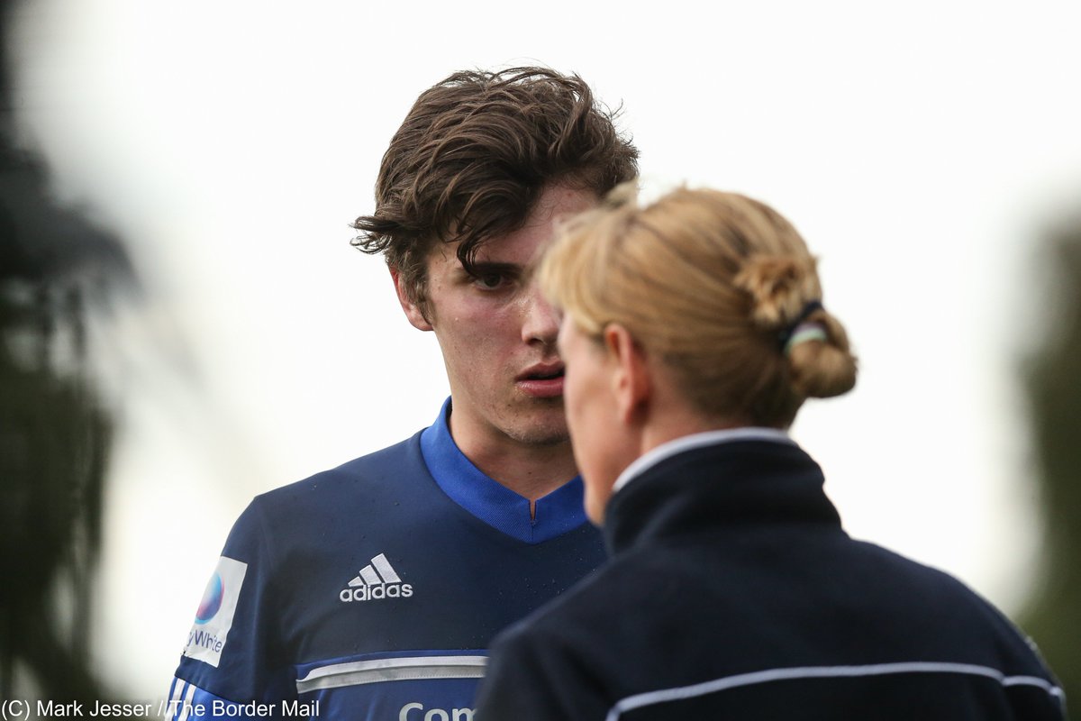 MarkJesser's tweet photo. 'See ref no blood' Albury City's Darian Maw sent off for apparent blood in mouth against Myrtleford @bordermail https://t.co/D9NqxzWwFF