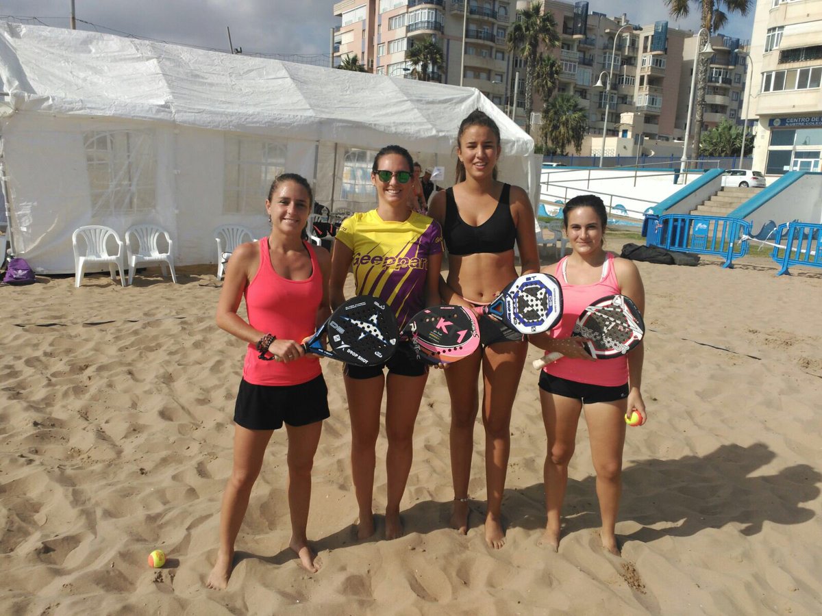 pablomarz's tweet photo. Internacional TenisPlaya Ciudad de #Melilla @WisalAmar y @belencalerovega campeonas por 7/5 6/3 a @creusalba y Matud https://t.co/bhsXJ0CuGM