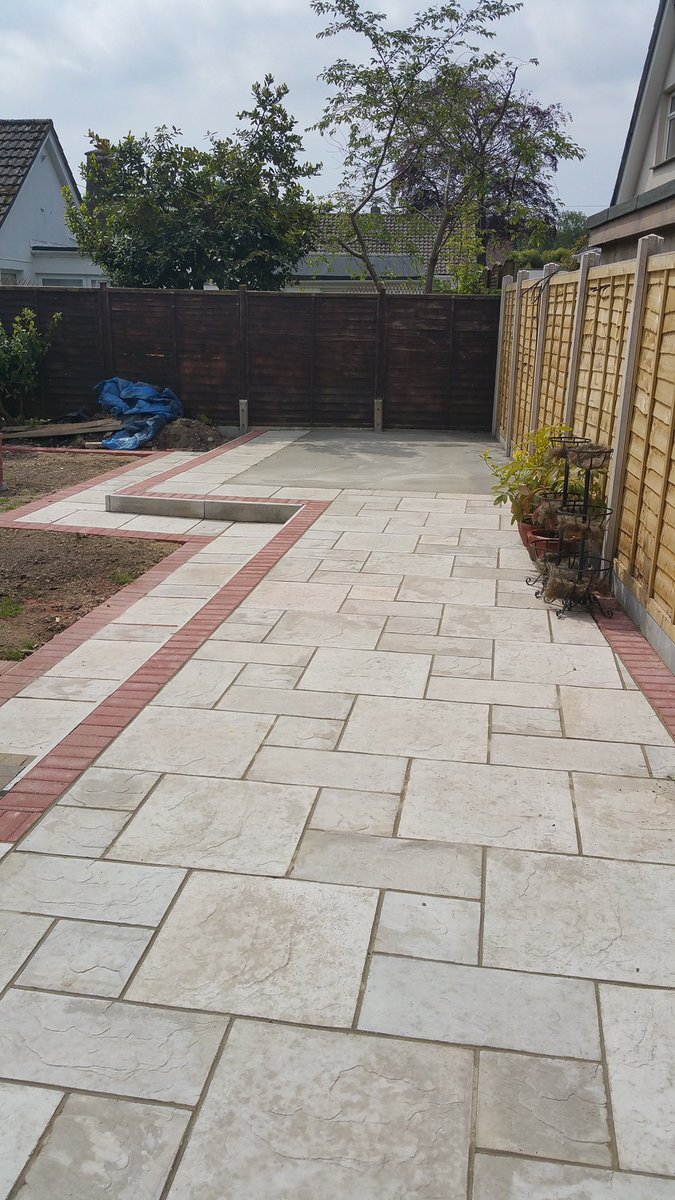 sparky0778's tweet photo. Completed patio. looking good https://t.co/ApXuN2ISX7