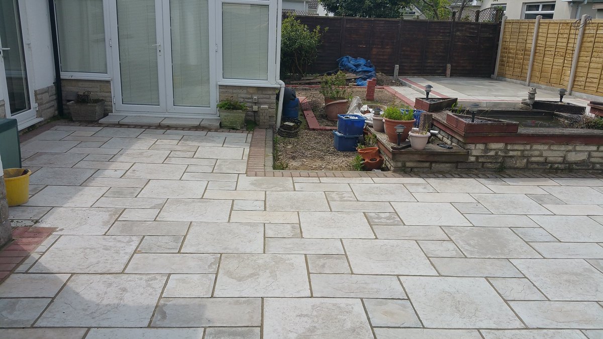sparky0778's tweet photo. Completed patio. looking good https://t.co/ApXuN2ISX7