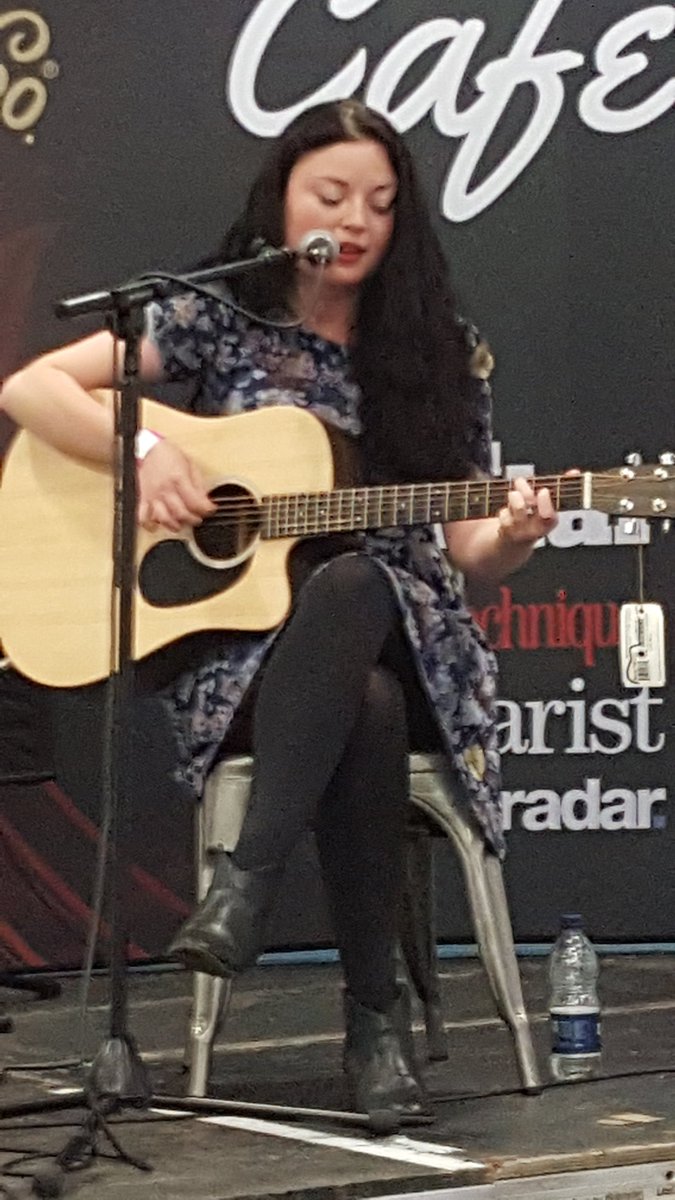 <a href="/emilymaewinters/">Emily Mae Winters</a> <a href="/londonacoustic/">London Acoustic Show</a> Mesmerised by a fabulous set today. What an amazing talent! 😀🎤🎵🎸