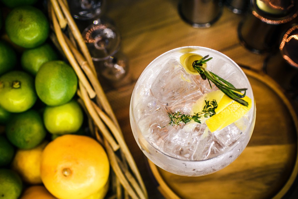 ElSurDubai's tweet photo. Buenas Tardes from #Elsurdubai, can we tempt you with some of the coolest cocktails in #Dubai?

#cocktail https://t.co/fr00jgWibj