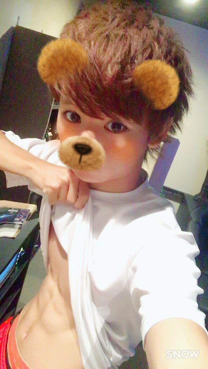 x_yamasho_x's tweet photo. 筋トレワズ💪💪💪
顔と筋肉のギャップ萌え作戦や😁‼️

#筋肉好きな人RT
#雰囲気嫌いじゃないよって人RT 
#仲良くしてくれる人RT 
#RTしてくれた人フォローする 
#らぶりつください 
#美男美女と繋がりたい https://t.co/kemyIHfP1p