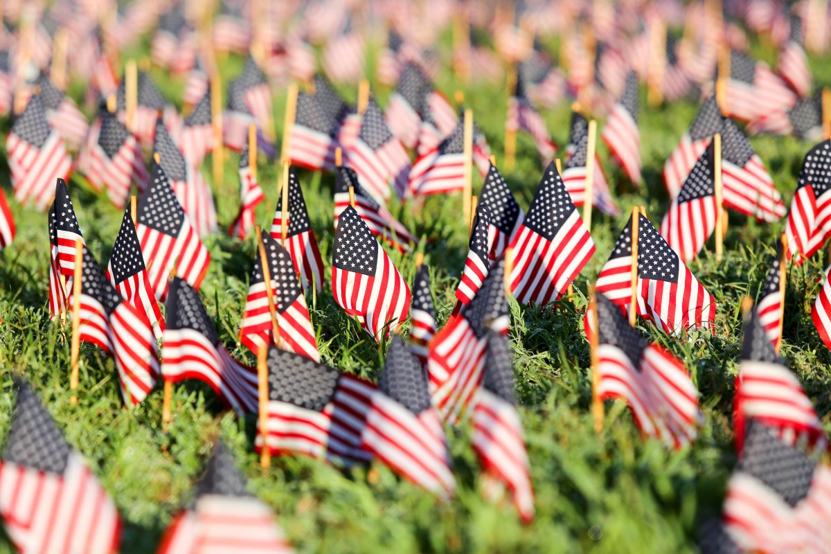 carolina_alumni's tweet photo. Today is one of remembrance, one to honor all the brave, selfless souls we lost 15 years ago. #NeverForget https://t.co/hqvp1Xov91