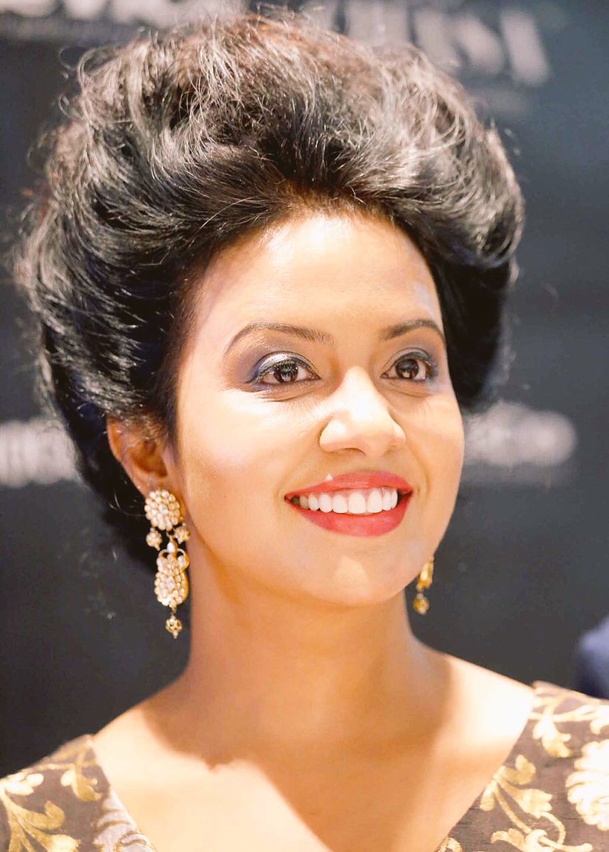 fadnavis_amruta's tweet photo. Showstopper @NewYork Fashn Week Promoted-Educate Grl Child &amp; Indian Handloom.My Dress by- Farmers n porters daughtrs https://t.co/3FSQTcjcjQ