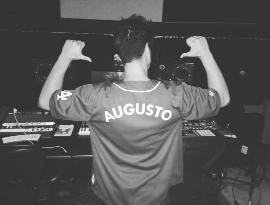 MidnightRedMLG's tweet photo. Thomas subió esta foto a su cuenta personal de IG (thomasaugusto) https://t.co/ZNga1RJlR7