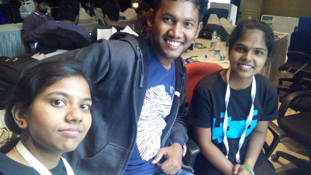 kv_divya's tweet photo. Team Deep Vision chilling out after the track level demo #seqhack #fortheloveofcode #OfferWorld https://t.co/SQnV0iVaz2