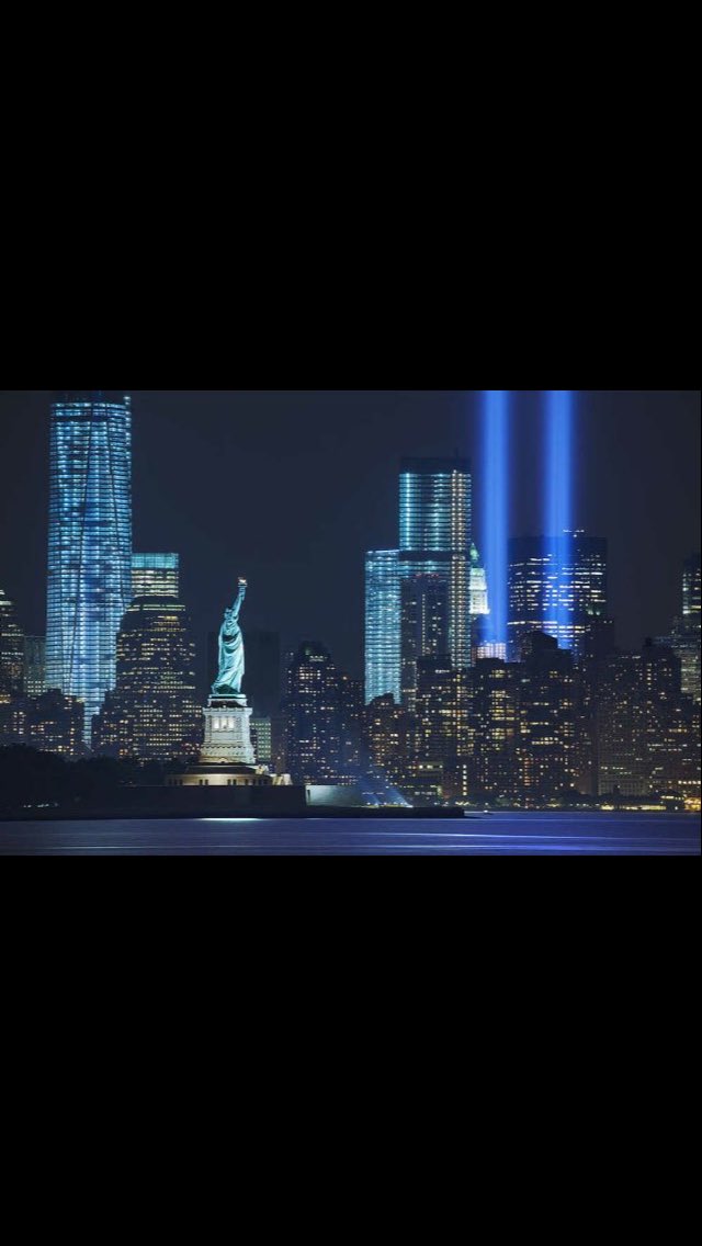 Clarkie615's tweet photo. Just got home from my Canadian adventure &amp; woke up to this horrendous news 15 yrs ago #NeverForget 🇨🇦🇬🇧🇺🇸 https://t.co/rJ4oLZ1qVq