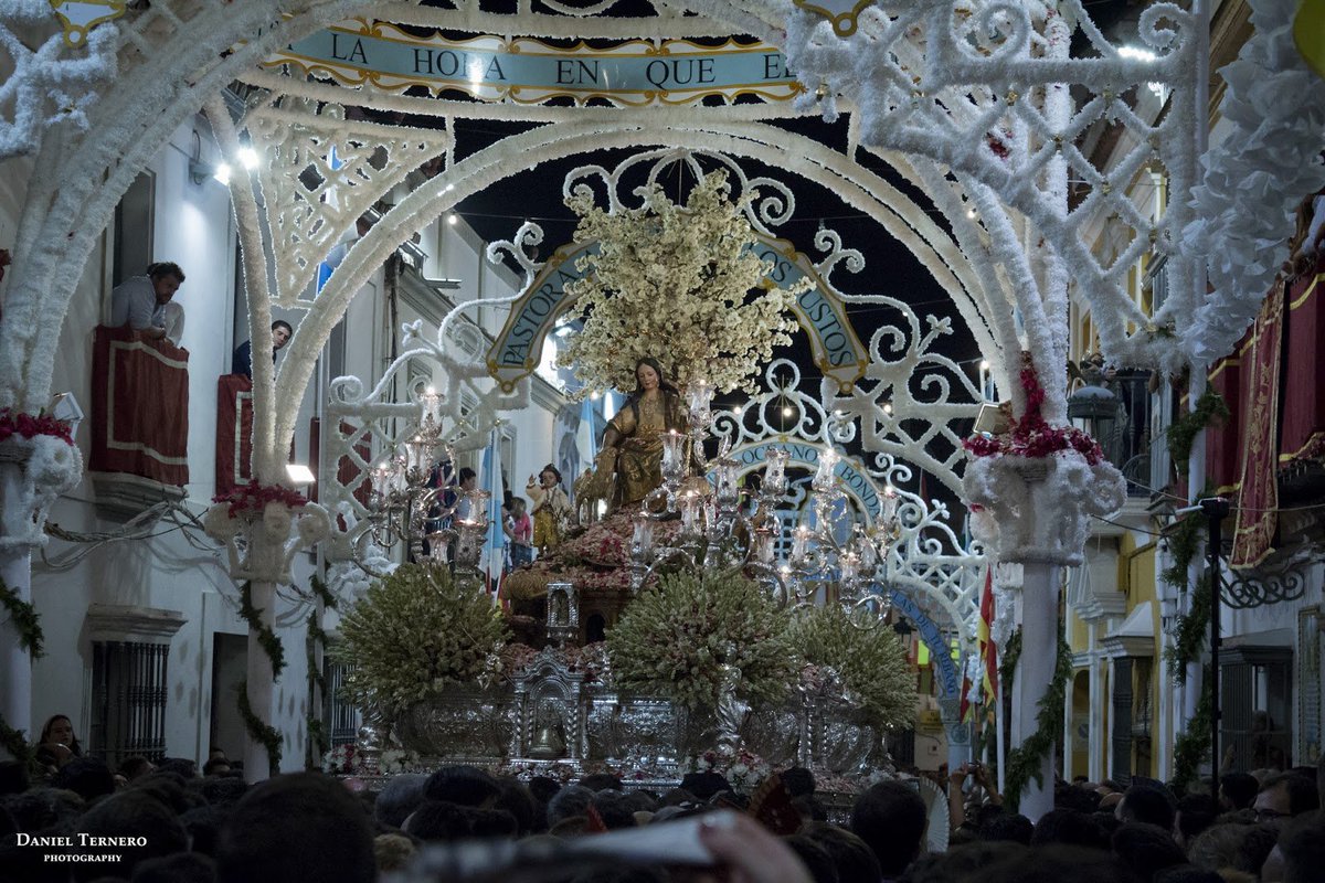 UnCofradeMas's tweet photo. Salida procesional de la Divina Pastora de Cantillana https://t.co/UtvXDxmxtJ #TDSCofrade #TDSActualidad https://t.co/5EXEwluJ9D