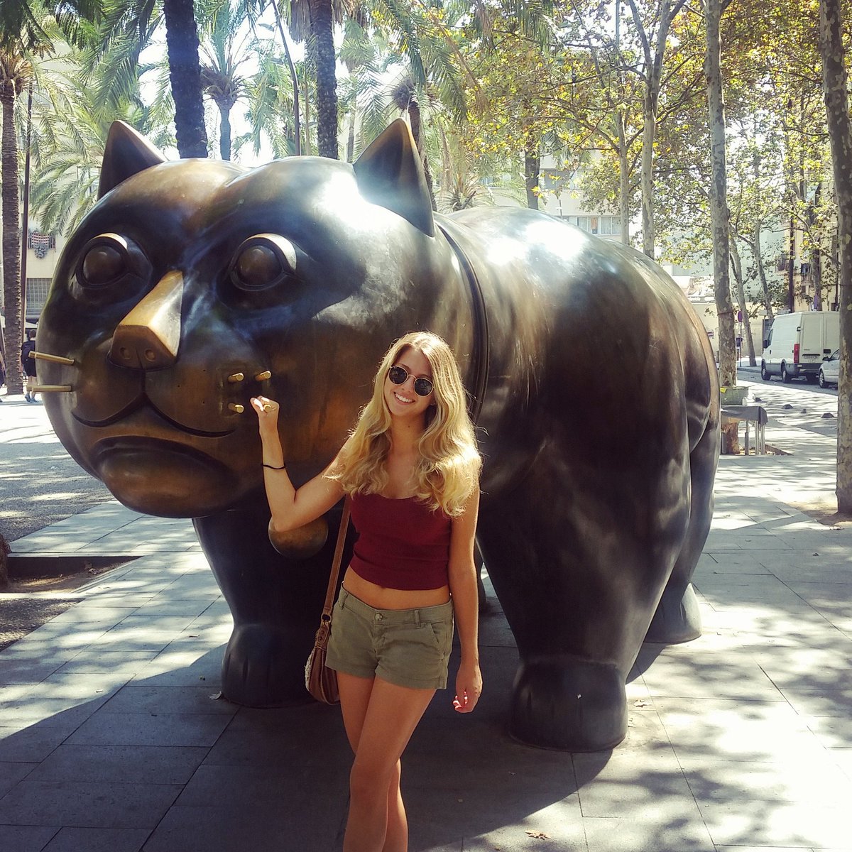 imPisti's tweet photo. #Botero #Raval https://t.co/O6A0496SF7