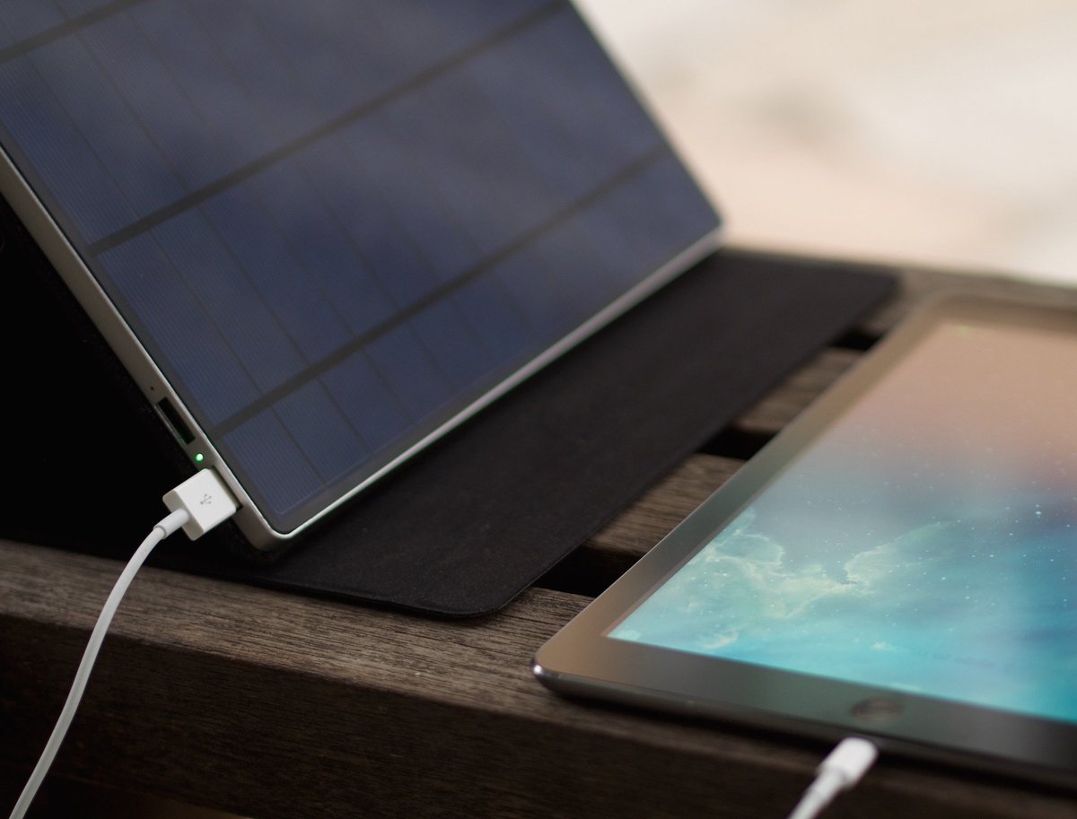 GadgetFlow's tweet image. Here's @solartab Premium Solar Charger gdfl.co/1K5b2KT With an internal #batterybank too! #gadgets