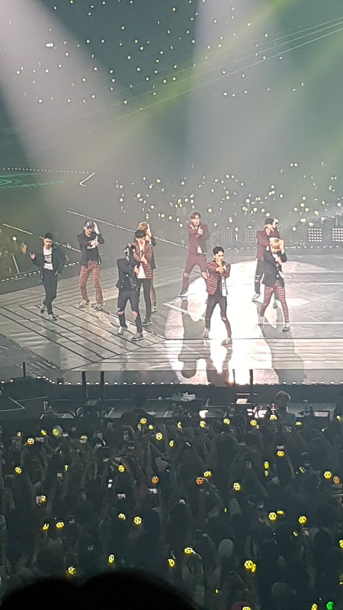 오늘자 엑소 새멤버 뚝이 데뷔무대 +유느독샷영상 | 인스티즈