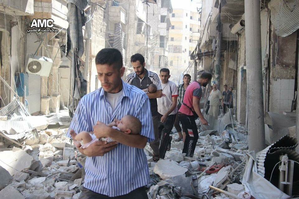 HadiAlabdallah's tweet photo. الطيران الحربي ينفذ غارات جوية جديدة على حي الصالحين في #حلب المحاصرة والحصيلة الأولية 5 شهداء وعشرات الجرحى ! https://t.co/F7X3Yw3jno
