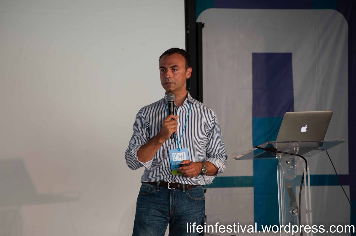 LifeInFestival's tweet photo. Web storytelling: 25 anni di racconti in rete @storyfactor #FestivalCom #Camogli #festival https://t.co/OKzDHnpAfT