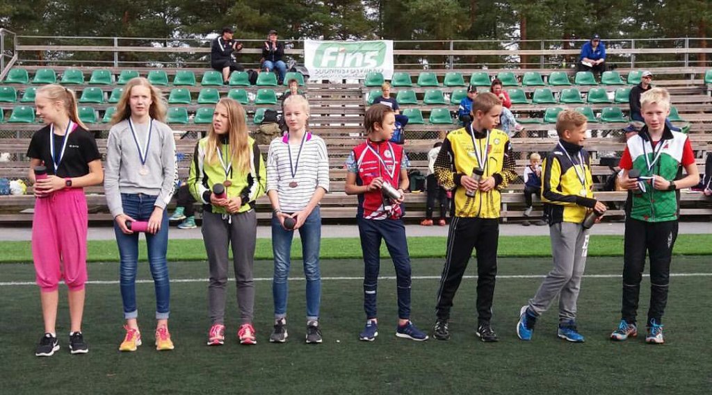 #kultainenkompassi16 Hämeen joukkueet sijoille 1. ja 3. Podiumilla myös RaNin Eemil Koskinen. Onnea! #suunnistus