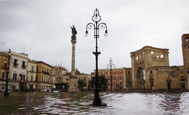 ilsalentoxix's tweet photo. Miracolo a #Lecce #Lecce, arriva il #mare anche in Piazza Sant'Oronzo. L'esperto: "Era Ura" https://t.co/Uoiqiwqm8B https://t.co/LzTOdiHfca