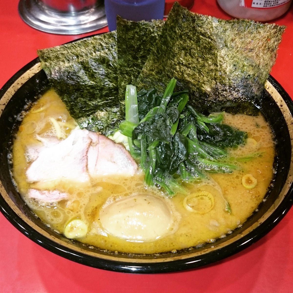 syn408's tweet photo. 吉村家 #吉村家 #ラーメン #家系 #総本山 https://t.co/cuqugeKFMd