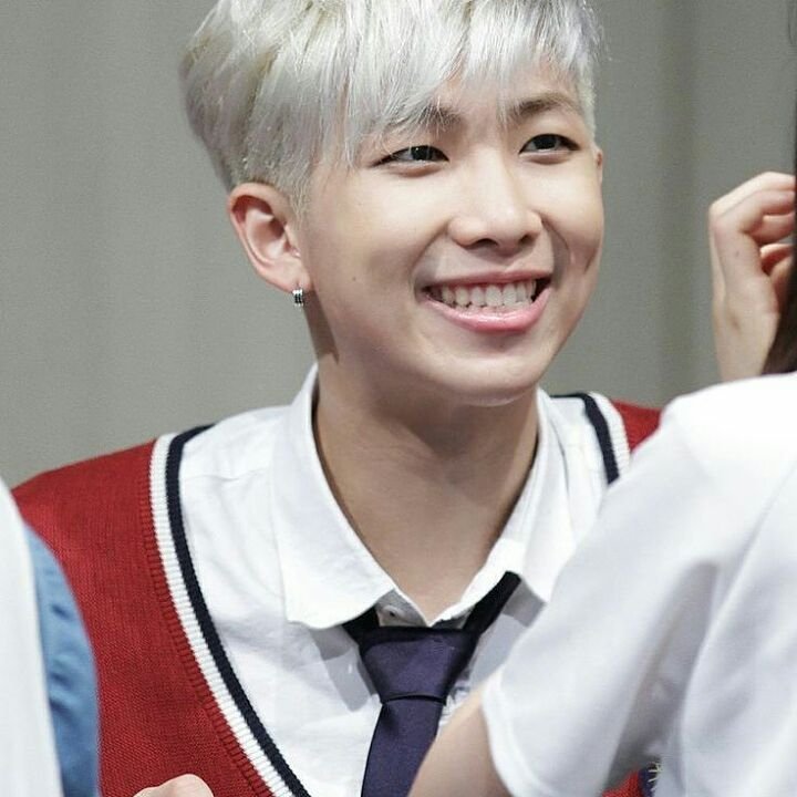 Albuquerque1du's tweet photo. Parabéns Mozão ❤ QUERIA GUARDAR EM UM POTINHO #HappyNamjoonDay https://t.co/yd4uDgJ0CF