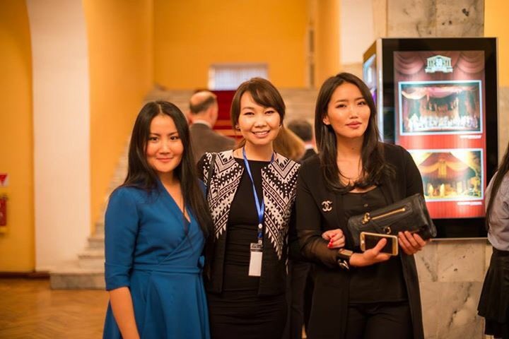 baigali_violin's tweet photo. Хийлч Павел Милюковын тоглолтын эргэн тойронд... #tb #somepics https://t.co/481R0eOnsK