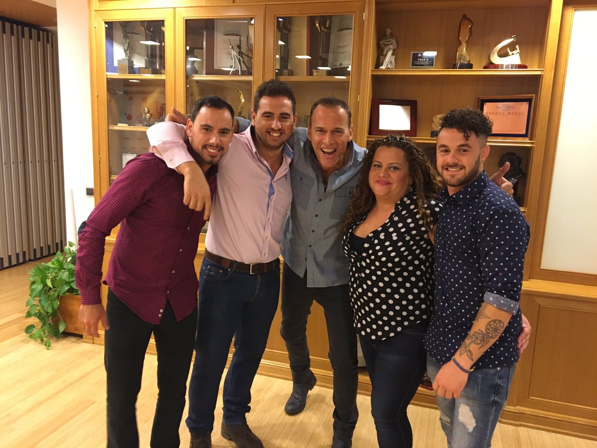 PucSigi's tweet photo. @_CarlosLozano ya queda poco https://t.co/VlmknfPpWA