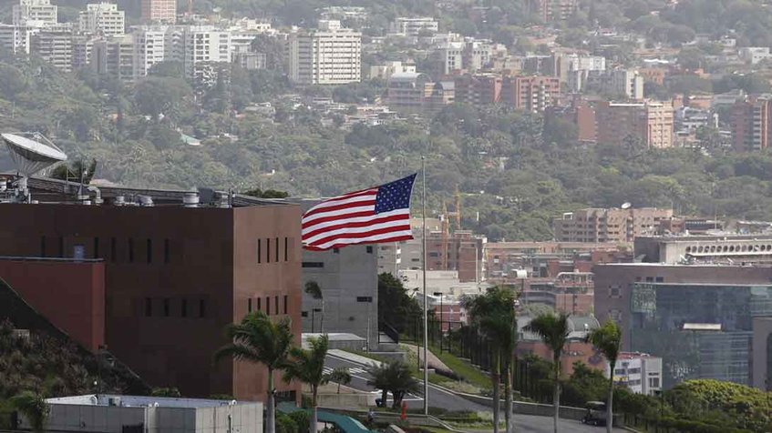 globovision's tweet photo. Straight: EEUU y Venezuela son pueblos hermanos históricamente https://t.co/2m18Df0PkO https://t.co/46wLPlvDvO