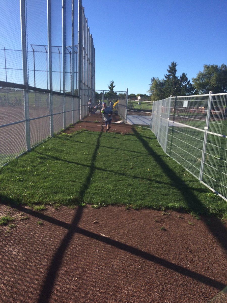 deeetos's tweet photo. @KBrill3 warming up in the pen https://t.co/0Xv9xf4bzt