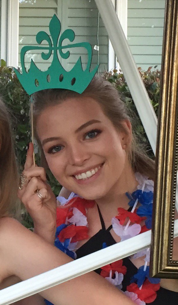 Wreckbecca's tweet photo. Princess Marlee at your service. 17 yrs of smiles and love. https://t.co/ald8JZgHYC