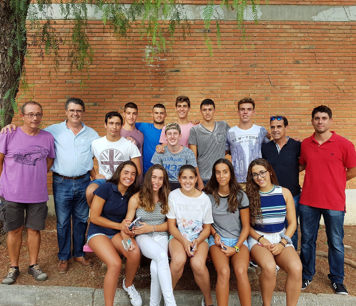 fotacion's tweet photo. Nueva temporada 2016/17 para el grupo de nadadores y técnicos del CETD Málaga, SUERTE para todos 💪💪💪🏊🏊🏊 https://t.co/XPwxiKCQDs