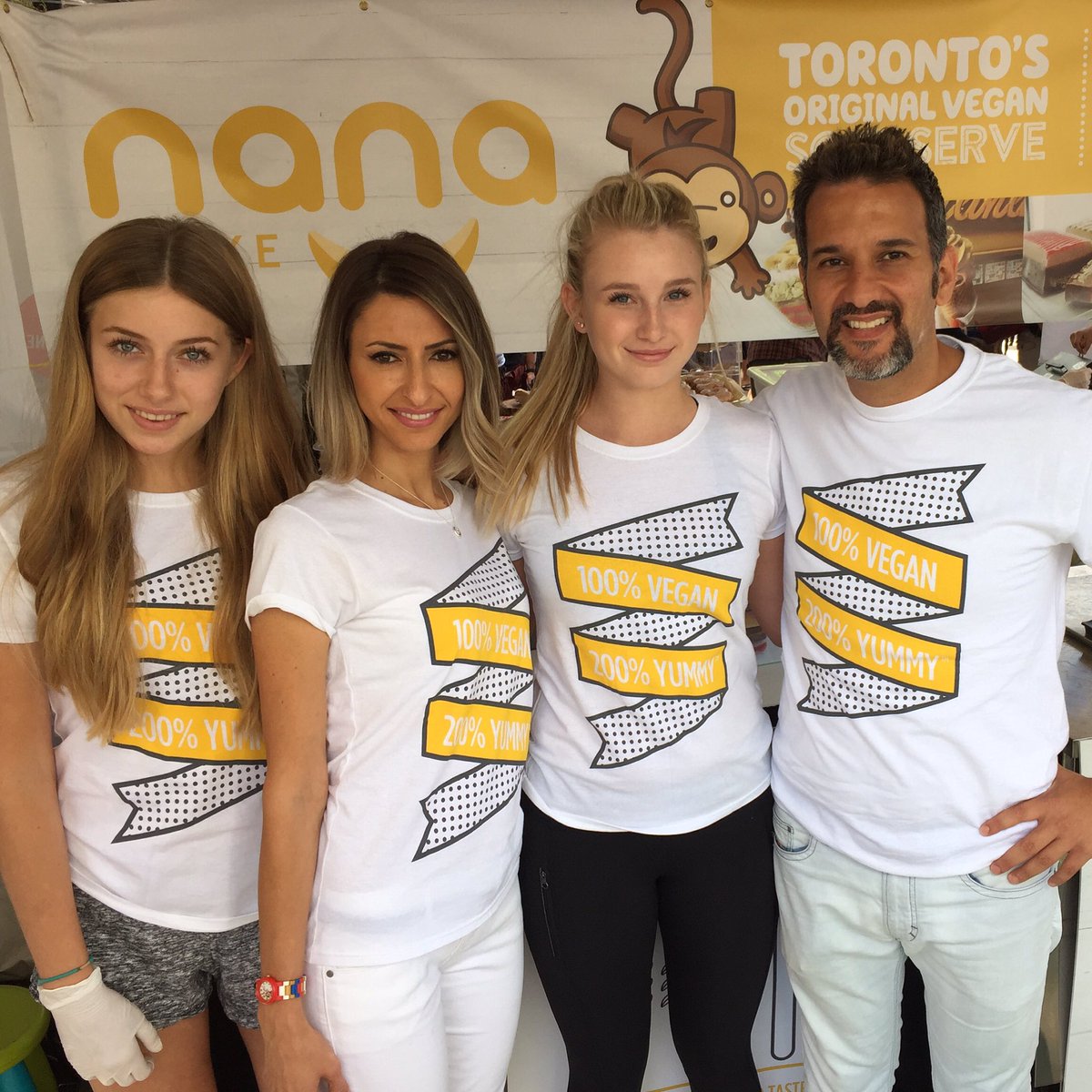 thenanashake's tweet photo. come and try our #vegan #guiltfree #handmade #nanapops made with #organic #fairtrade #bananas only @VegFoodFestπ΅ππ https://t.co/xiNwyOZYeJ