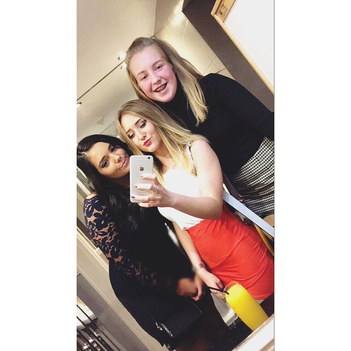 Sophie_Warne's tweet photo. @angeliika__  Happy birthday babe!! Hope you have a fab day and aren't too hungover😂 see you soon👸🏼💖 #wowcha https://t.co/iUsQhbIiWm