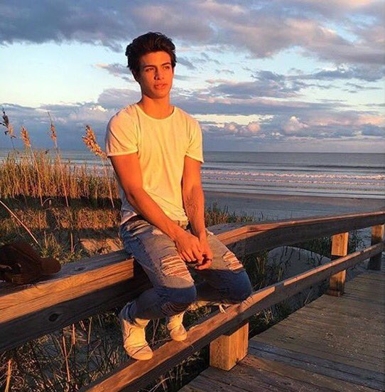 gabrielleWTMS's tweet photo. he thought the view was pretty, i thought he was prettier.. i miss you dub https://t.co/IW2xEryRu6