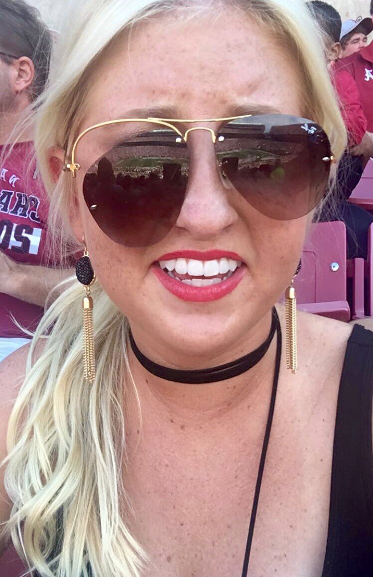 _sydmarszalek's tweet photo. Dear Lord, please do not let my friends and I visit another university again... #bamagotuslike #ripraybans https://t.co/3EBWfpdzDK