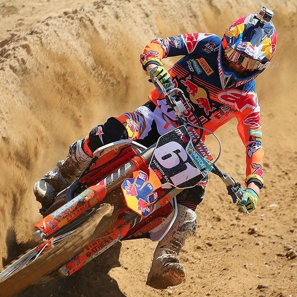 jorgeprado61's tweet photo. En un ratito arrancamos! #glenhelen #mx2 @mxgp-Not long before we get started @KTM_Racing @redbullESP Pic: @VitalMX https://t.co/jT61DUonNt