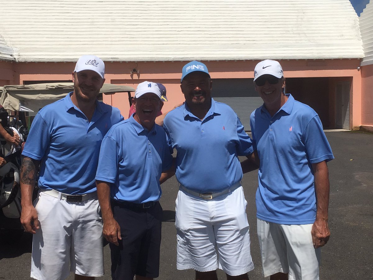 Panger40's tweet photo. Had a great time @BermudaGolf Those #MLB boys can play. @NHL looked the sharpest tho. Thx @johnnieO @bernienicholls9 https://t.co/dbeyhMsWV0