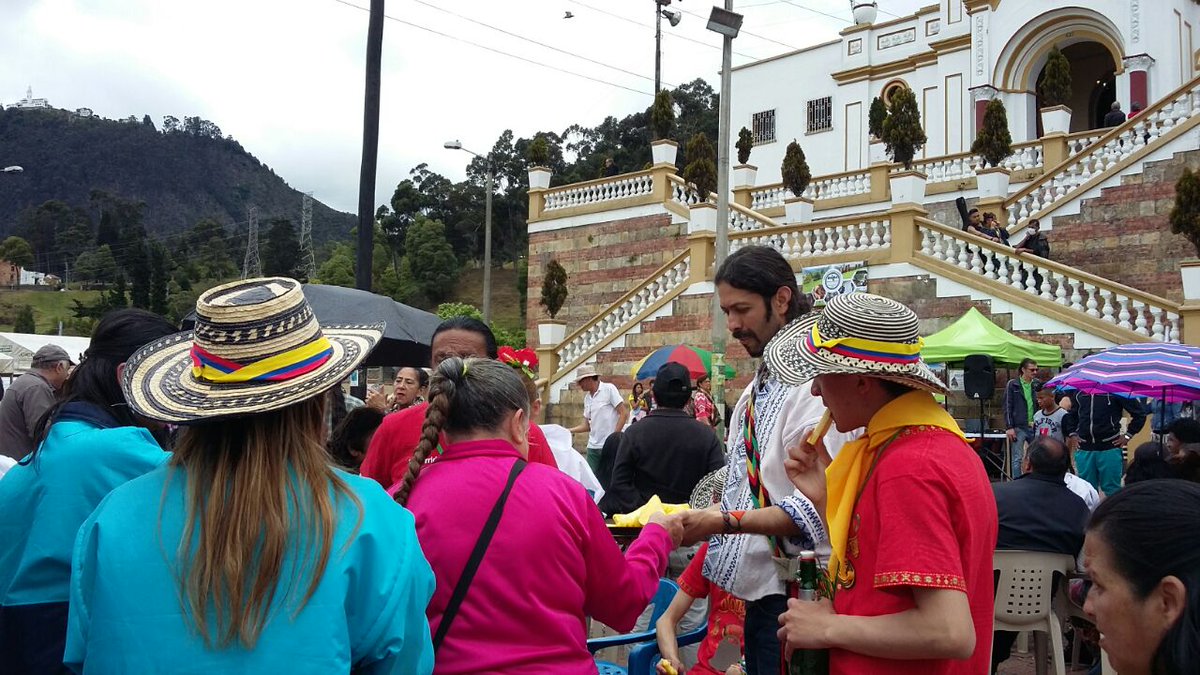 5ta Feria de Sabores y Saberes 
Gran acogida
¡Estas a tiempo, no te lo pierdas !