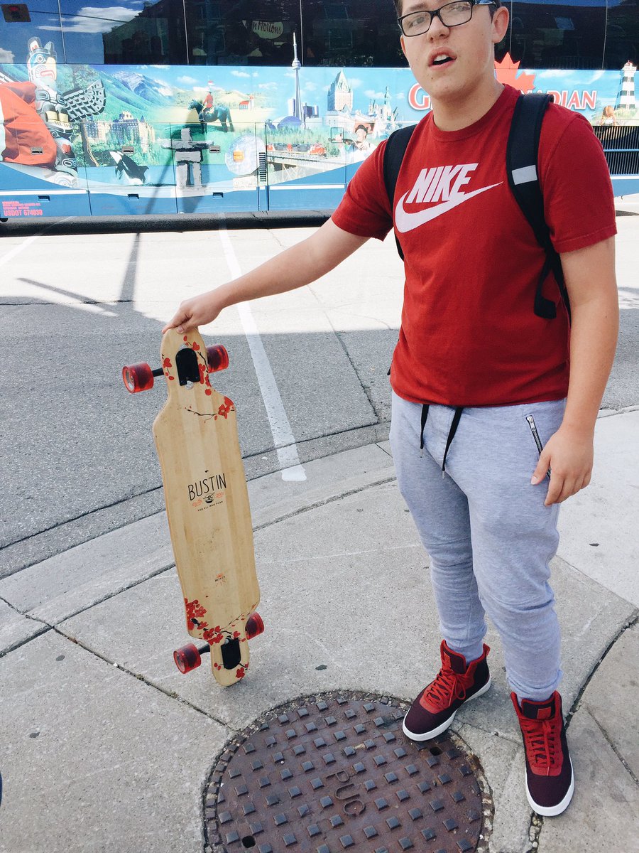 zacharytnelson's tweet photo. Chased this guy down to get a picture of his board. #designspotting https://t.co/QYjB7tR8mH