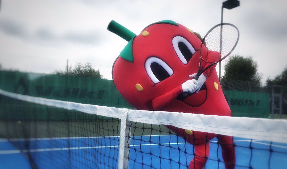 Nothingbutsnack's tweet photo. Are you taking part next Sunday in @thehullmarathon? We're going to be in the family zone with #StrawBarry. https://t.co/IclZANEIdB