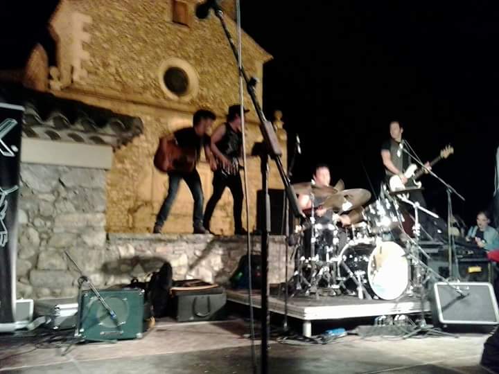 toni_mantis's tweet photo. Thanks!
@willienile
@Johnnypisano 
@iAlexAlexander 
#MattHogan

#concert a Hostalets (BCN), 10/09/16 https://t.co/BRKPEXJnA5