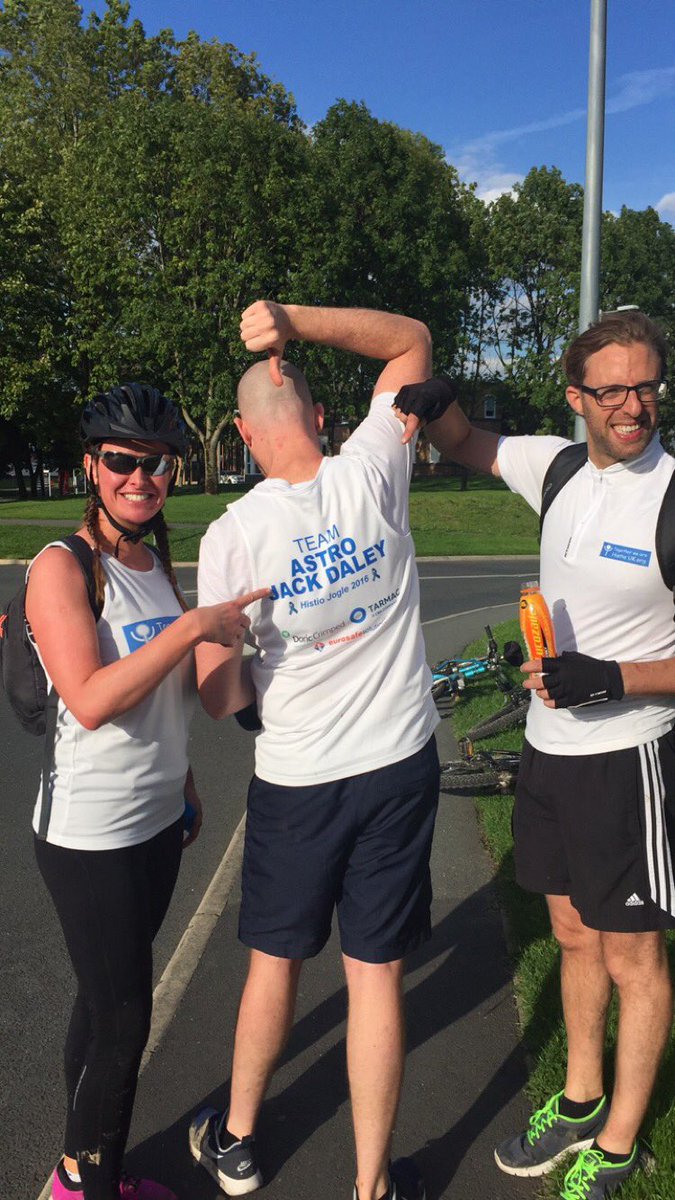 AndreaAndrews21's tweet photo. Well we did it!! A true athlete after any race has a glass of red! Thanks for all donations #Jogle2016 #HistioUK 🚴🏻🍷 https://t.co/1oKHdkiFOP