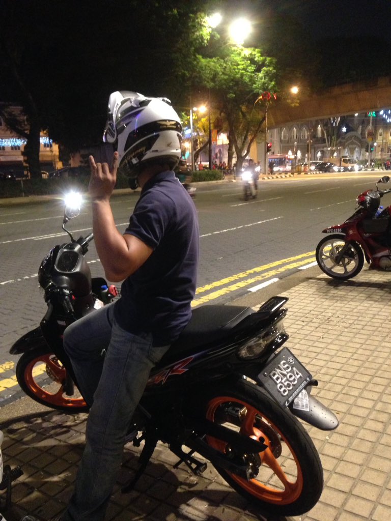 MasuraCom's tweet photo. goodnitee awekk .. ada yang single tak ??? https://t.co/Elh3bcSEte