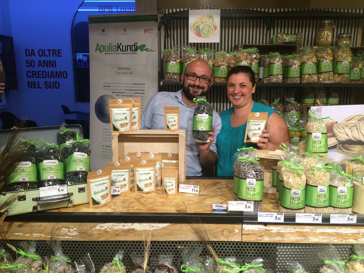 apuliakundi's tweet photo. Da oggi la SpiruliaK di ApuliaKundi ad @EatalyBari Porta del sud, Piazza dei produttori c/o @FieraDelLevante Bari https://t.co/AIvL6VknhR
