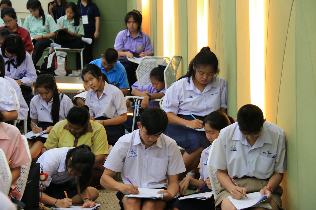 vstudynews's tweet image. ขอบคุณน้องๆสำหรับการตอบรับที่ล้นหลาม การยืนยันสิทธิ์เต็มใน 1 นาทีเลย~ เจอกันใหม่งานหน้านะ❤ #VExam #ReadytoGAT #dek60