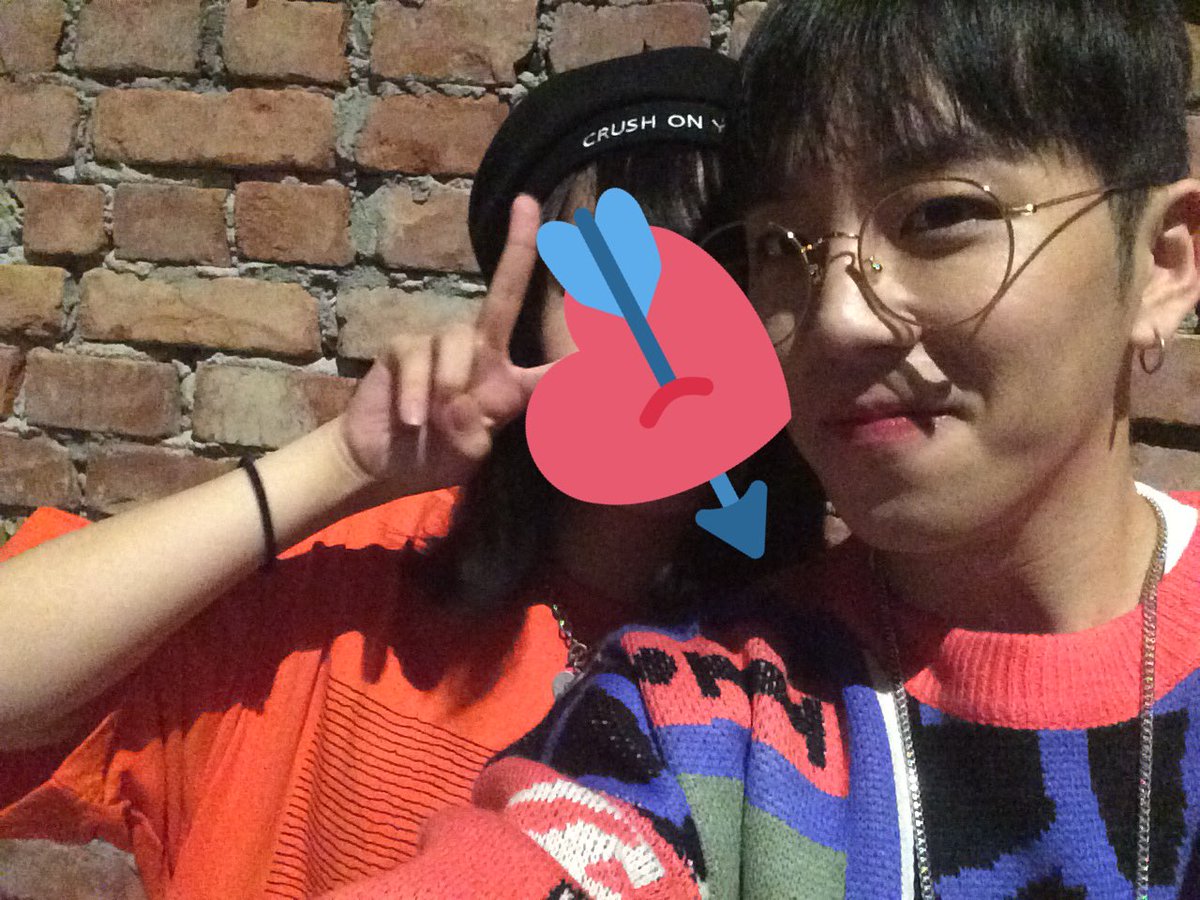 bbctaeil0903's tweet photo. テイルバースデーイベ２部参戦！280人中の5人の中にまさかの質問選ばれてそのうちのテイルが決めた3人の中に入ってイベ終わってからツーショと握手したやばい❤️👼🏻テイルがうちのあいふぉん持って3枚も撮ってくれた😘おラブ！！！ https://t.co/hslT7SjMW6