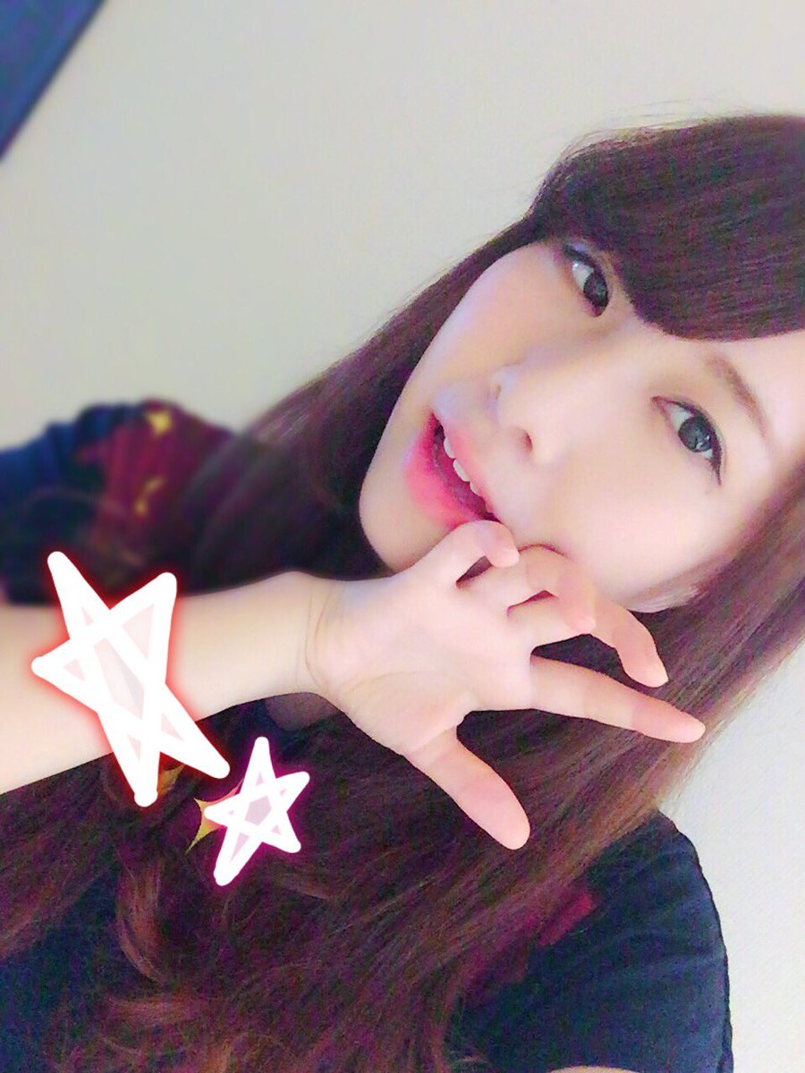 Fireworksinyo's tweet photo. 量産型ヨコク系アイドルCRAYON（くれよん）の山手なる。なんて大人で美しい方なのだろう。目を合わせると心を奪われちゃうよ！今日は華緋なりにCRAYON（くれよん）の紹介でしたー。 https://t.co/S4W2x9Uyda