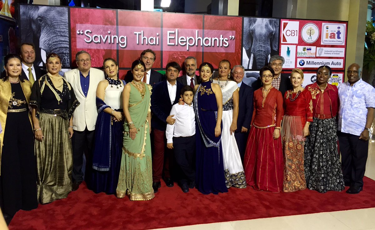 G_Garachon's tweet photo. SHOM Fashion Show to raise funds for the Elephant Research & Conservation Fund, W/ #VarinSachdev at #SiamParagon https://t.co/KWAxSHqK82