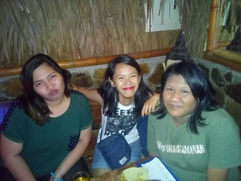 MYDSBLBRN's tweet photo. Naglakihan na sila, ako maganda padin. Oh well💁😂✌️ Namiss ko sila!!❤️ #topaks https://t.co/ZltK24H17B
