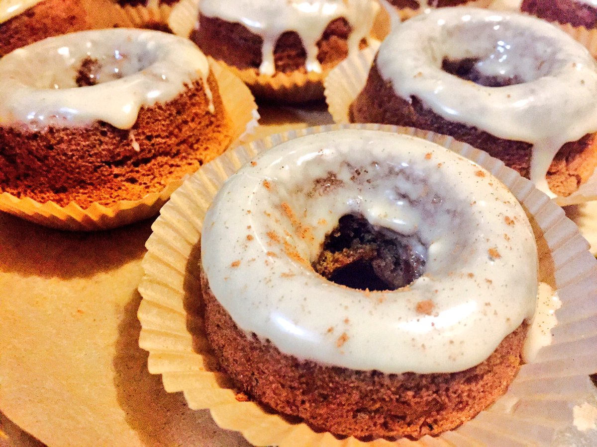 JennifersWayJE's tweet photo. Pumpkin Cinnamon Donuts with Maple Glaze at @JWayBakeryNYC today!!! Oh boy #glutenfree #vegan #GlutenFreeBakery https://t.co/ztwLVX4a8O