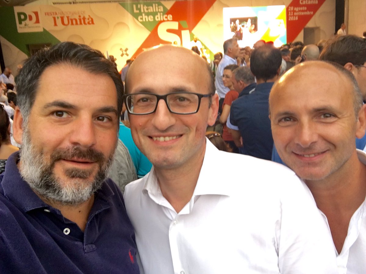 #FestaUnita aspettando <a href="/matteorenzi/">Matteo Renzi</a> con <a href="/m_casillo2014/">Mario Casillo</a> e <a href="/MikiVitiello/">Michele Vitiello</a> #bastaunsi